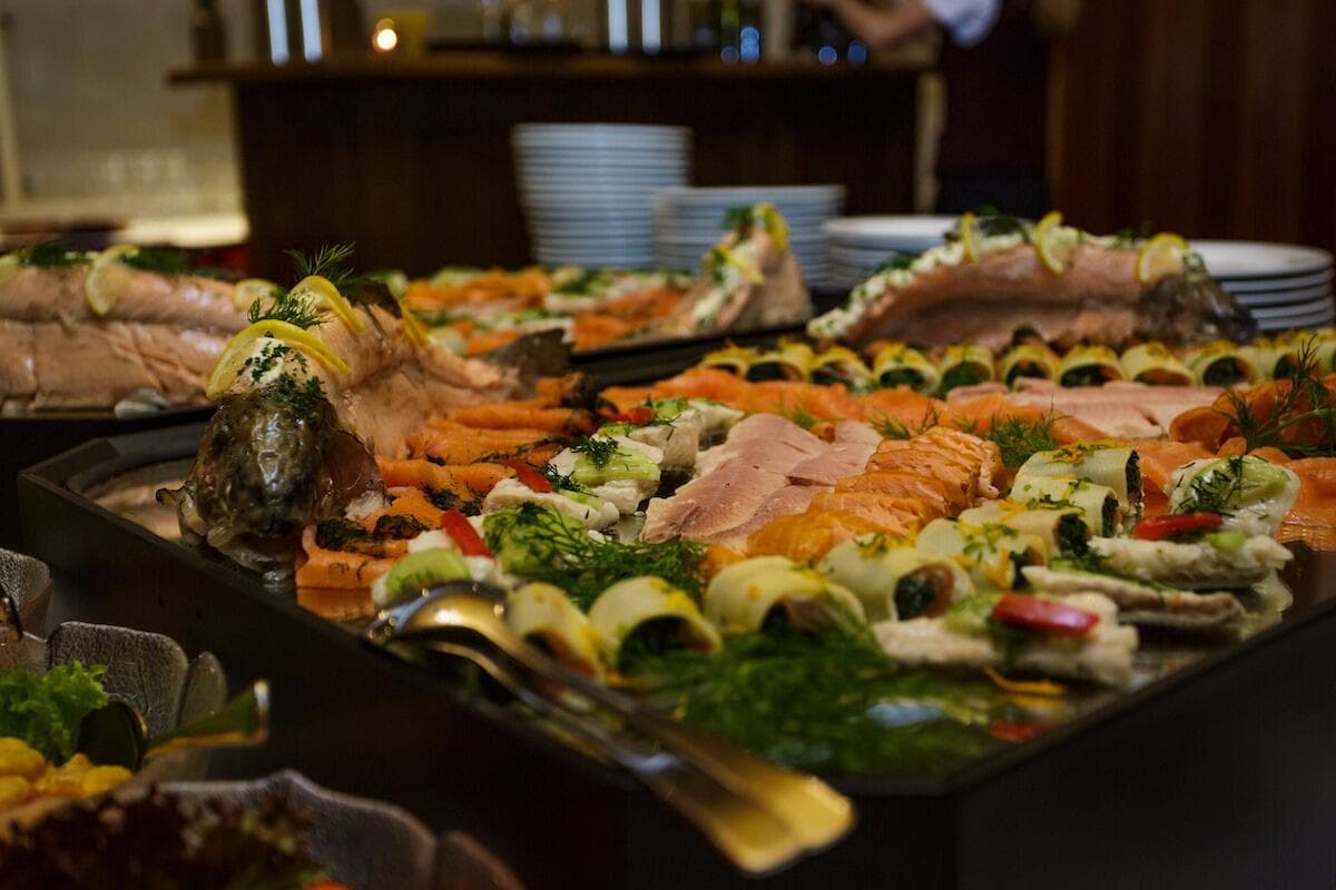 Kaltes Buffet mit Lachs